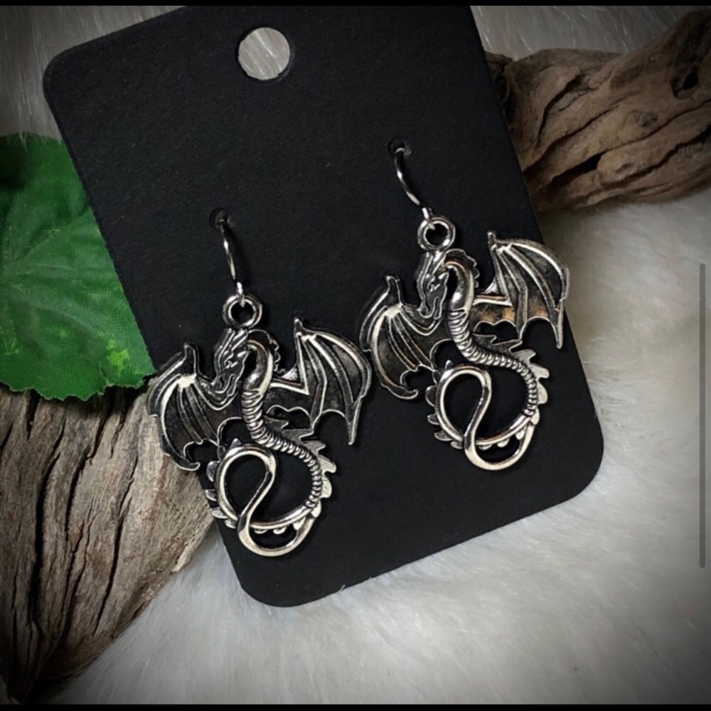 Dragon Earrings Silver Tone Metal Pierced - Picture 1 of 4